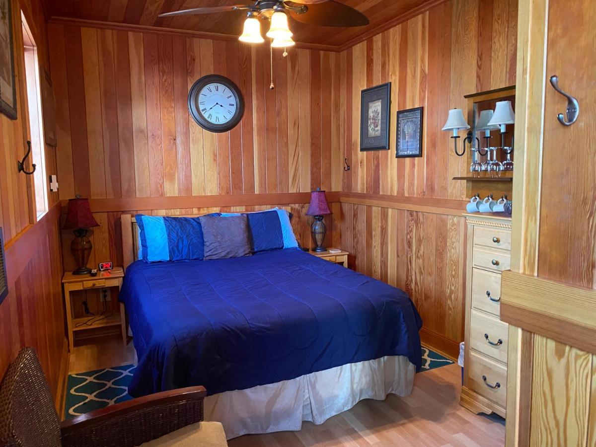 Whistling Winds Motel Линкън Сити Екстериор снимка