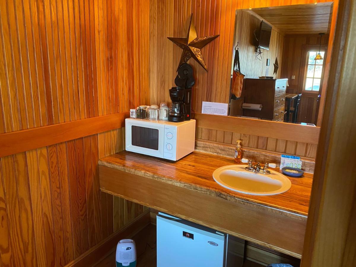 Whistling Winds Motel Линкън Сити Екстериор снимка