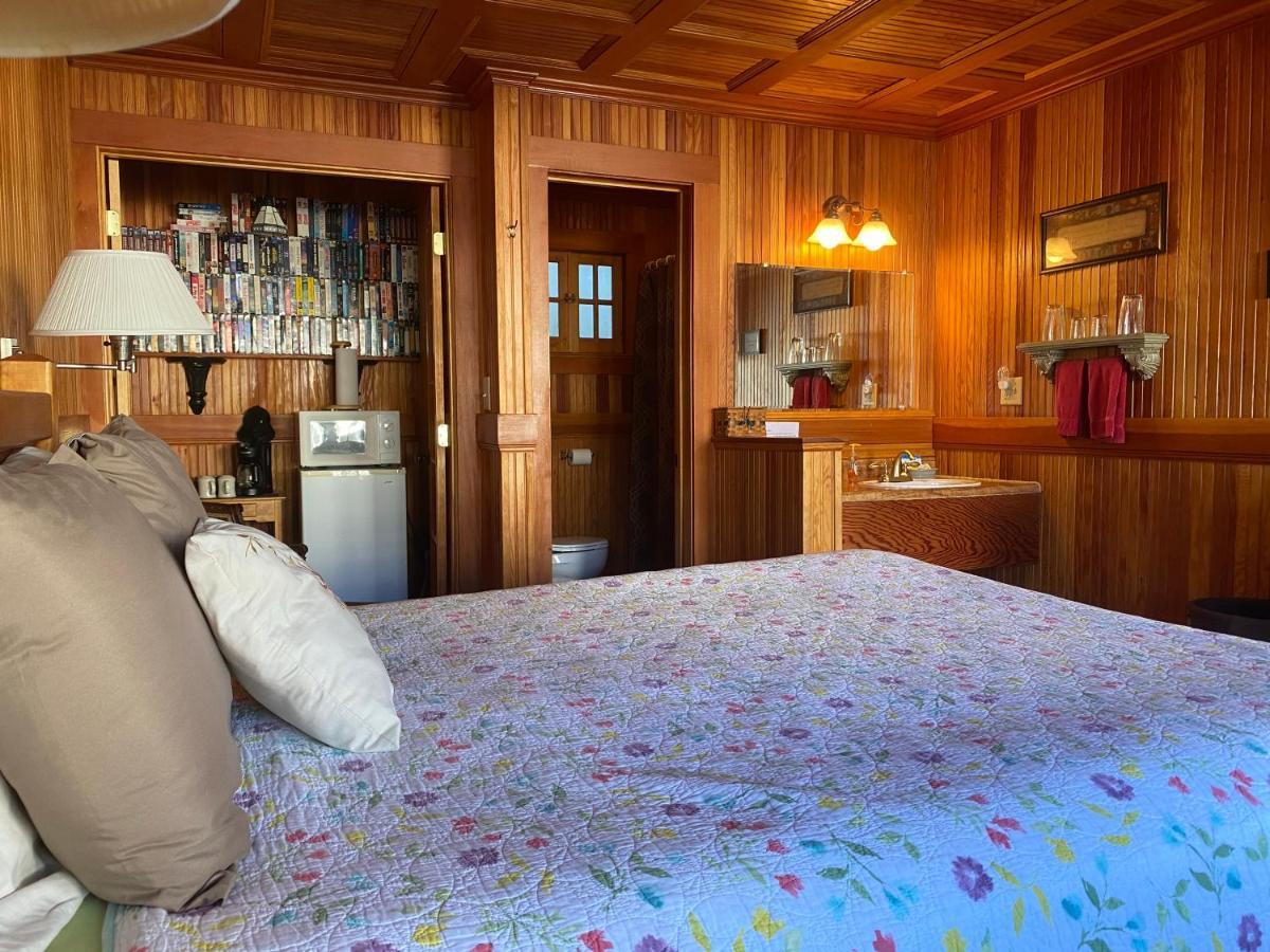 Whistling Winds Motel Линкън Сити Екстериор снимка