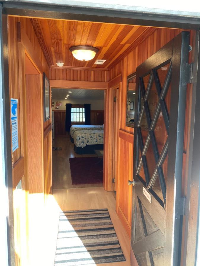 Whistling Winds Motel Линкън Сити Екстериор снимка