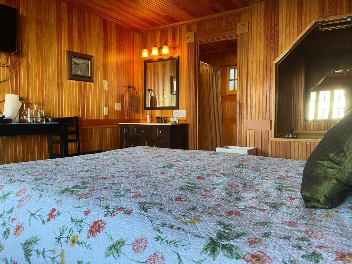 Whistling Winds Motel Линкън Сити Екстериор снимка