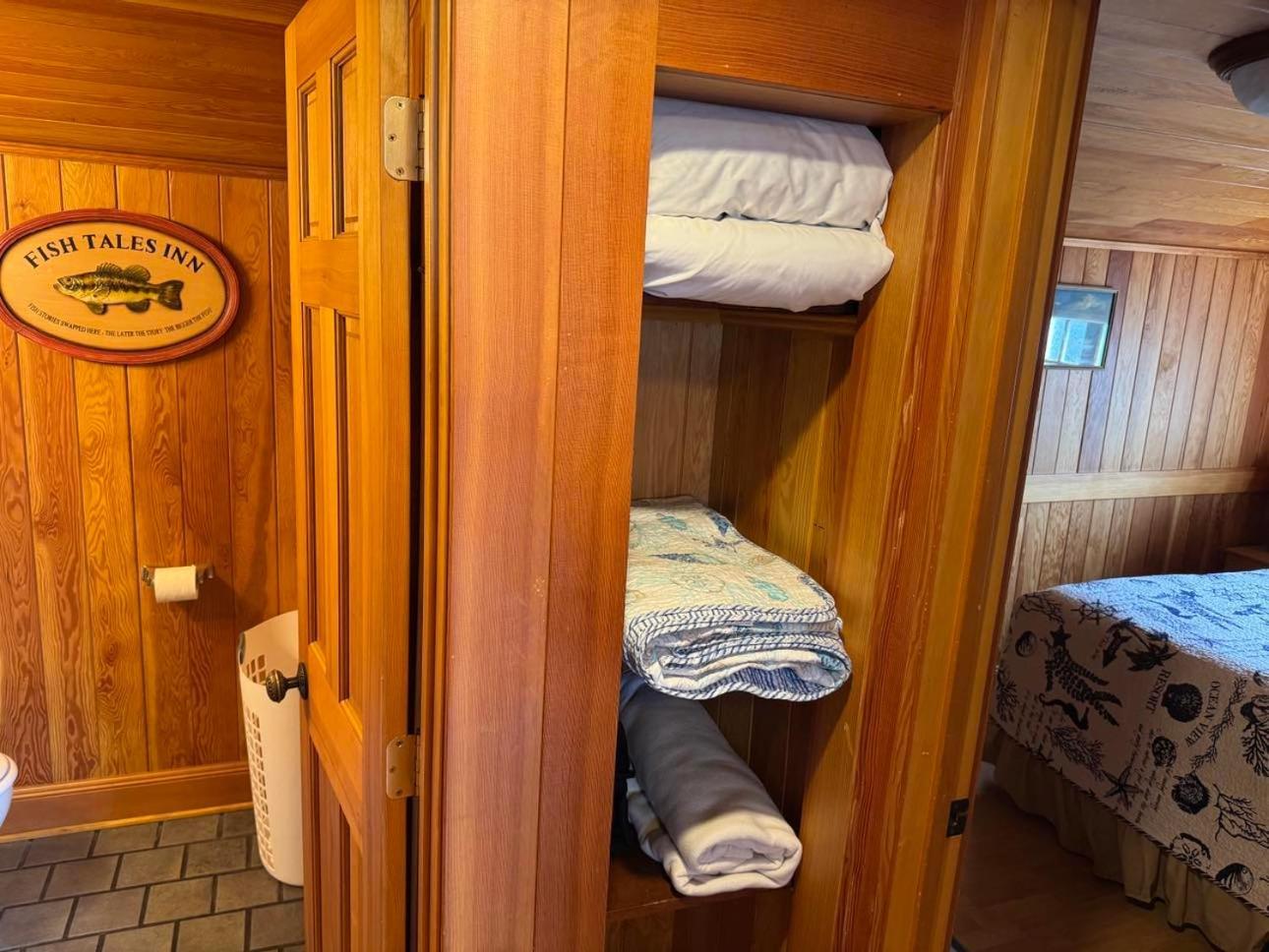 Whistling Winds Motel Линкън Сити Екстериор снимка