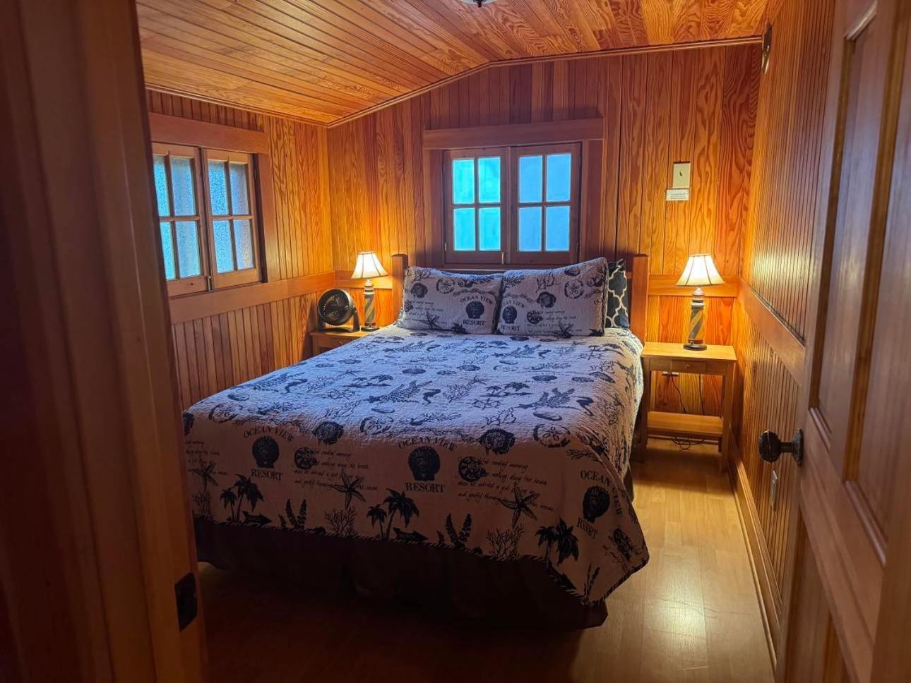 Whistling Winds Motel Линкън Сити Екстериор снимка