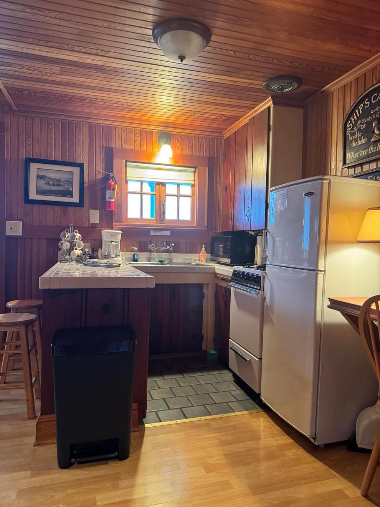 Whistling Winds Motel Линкън Сити Екстериор снимка
