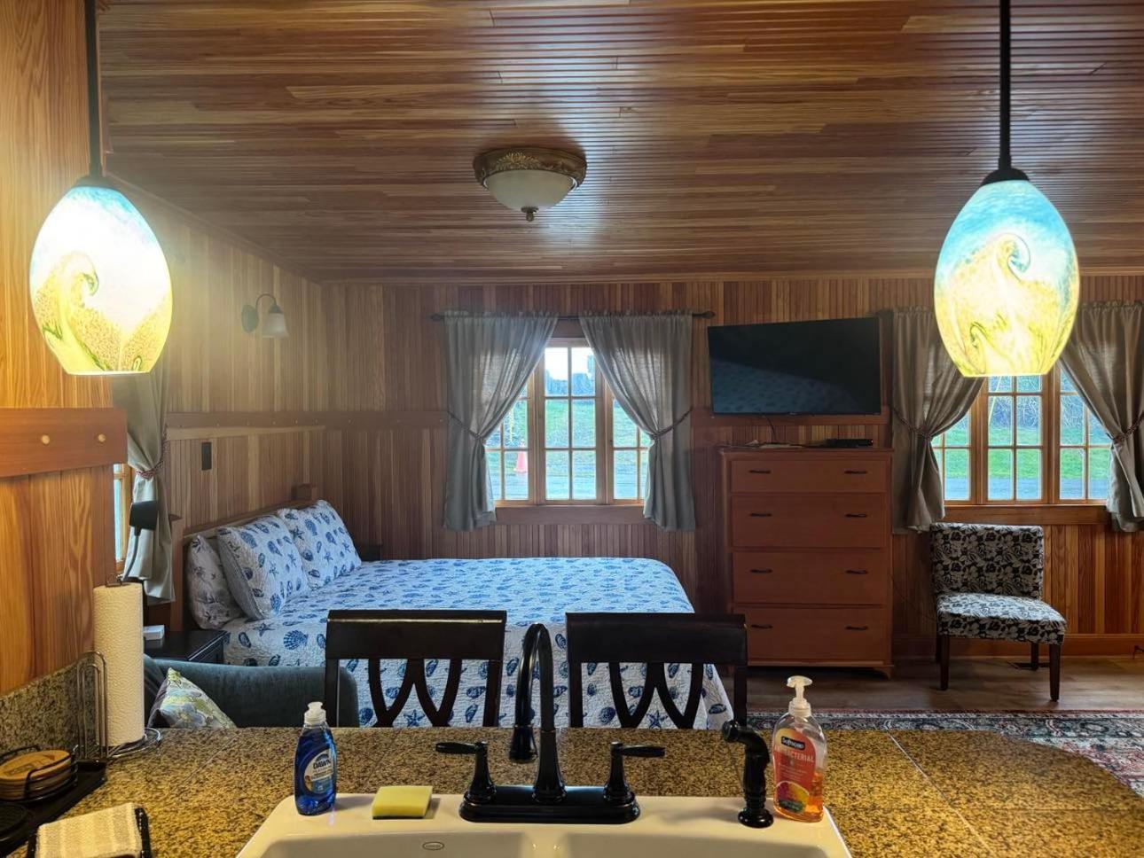 Whistling Winds Motel Линкън Сити Екстериор снимка
