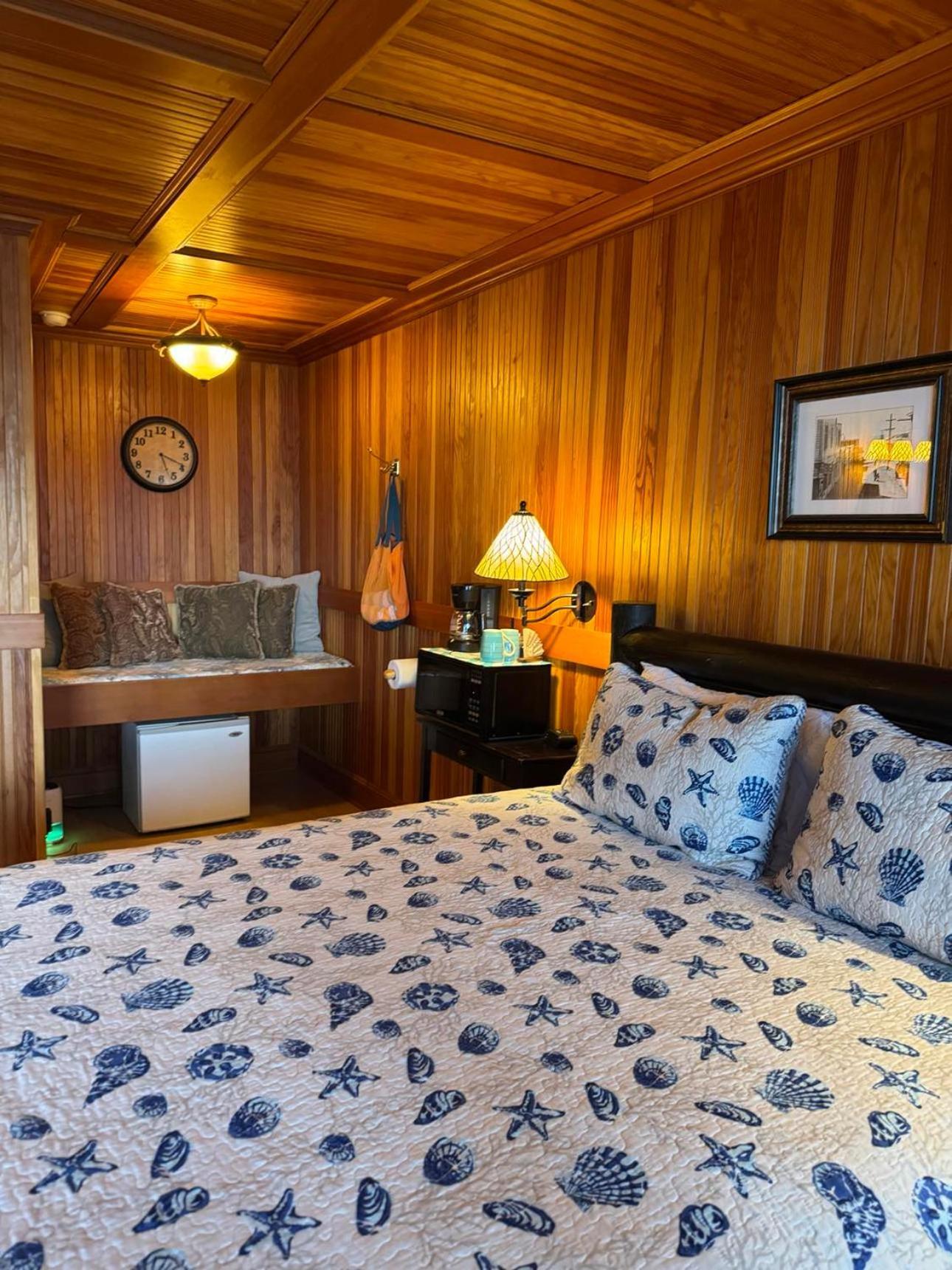 Whistling Winds Motel Линкън Сити Екстериор снимка