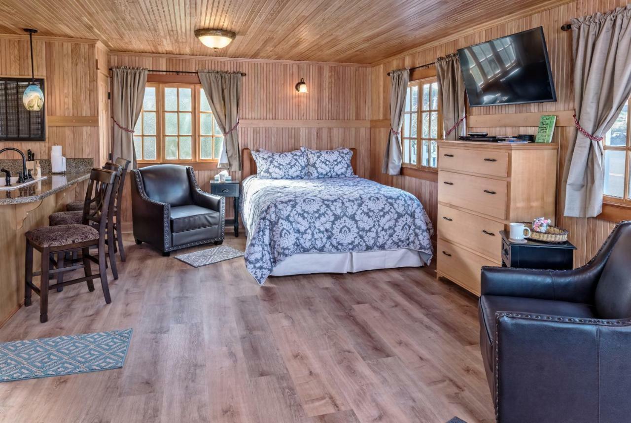 Whistling Winds Motel Линкън Сити Екстериор снимка