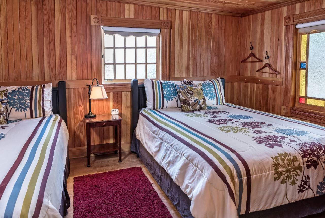 Whistling Winds Motel Линкън Сити Екстериор снимка